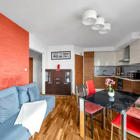 公寓 Spacious 2br With Balcony Parking *