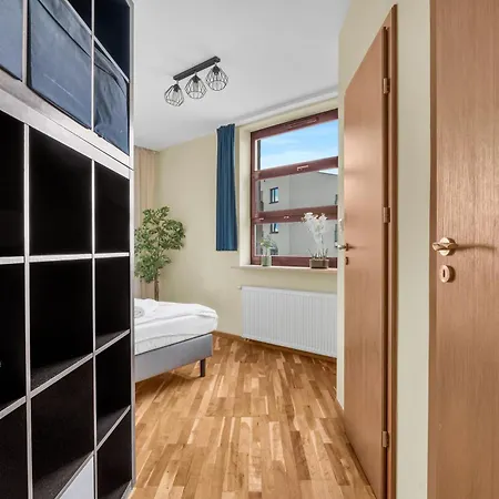 Spacious 2br With Balcony Parking 公寓 华沙